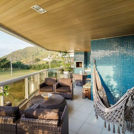Apartamento com 4 suítes pé na areia Florianópolis Esterno foto