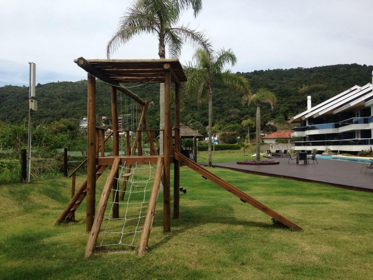 Apartamento com 4 suítes pé na areia Florianópolis Esterno foto
