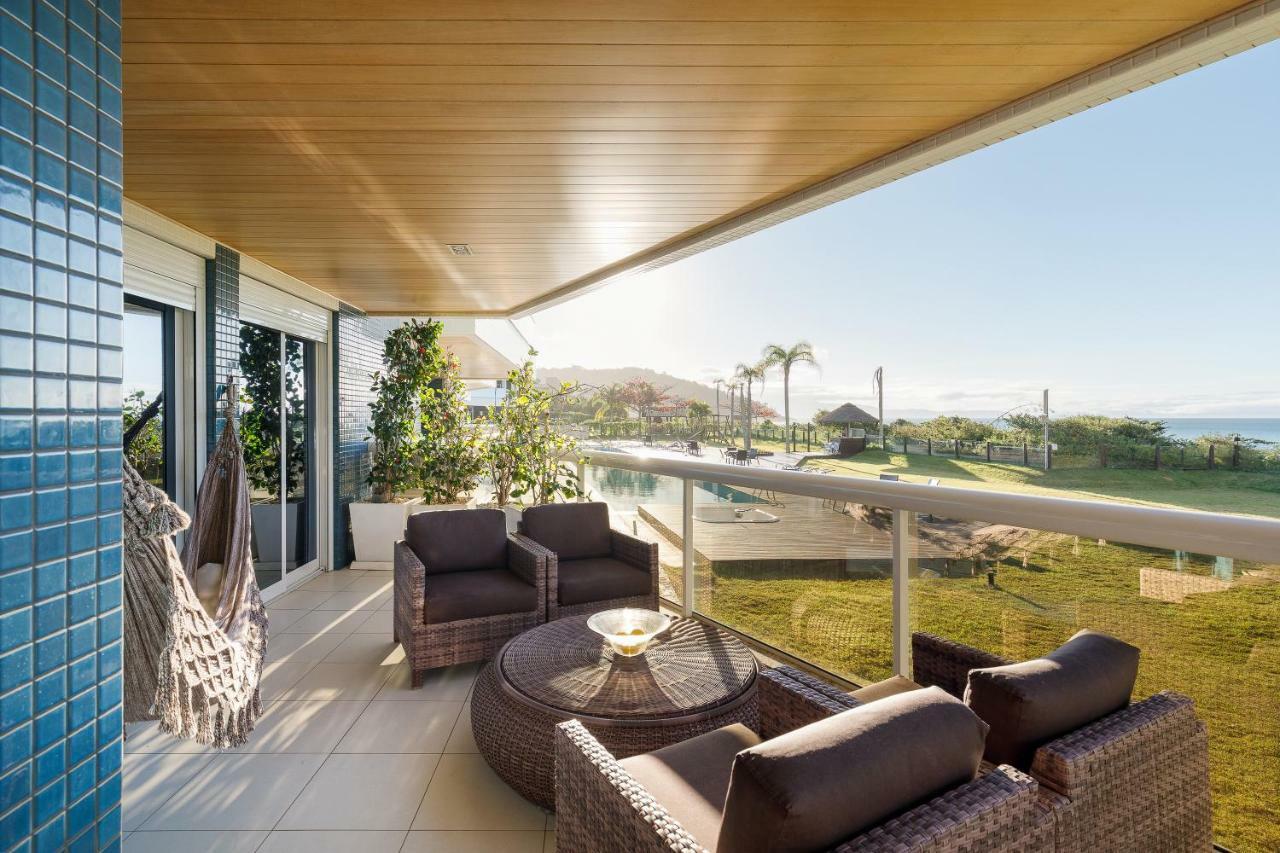 Apartamento com 4 suítes pé na areia Florianópolis Esterno foto