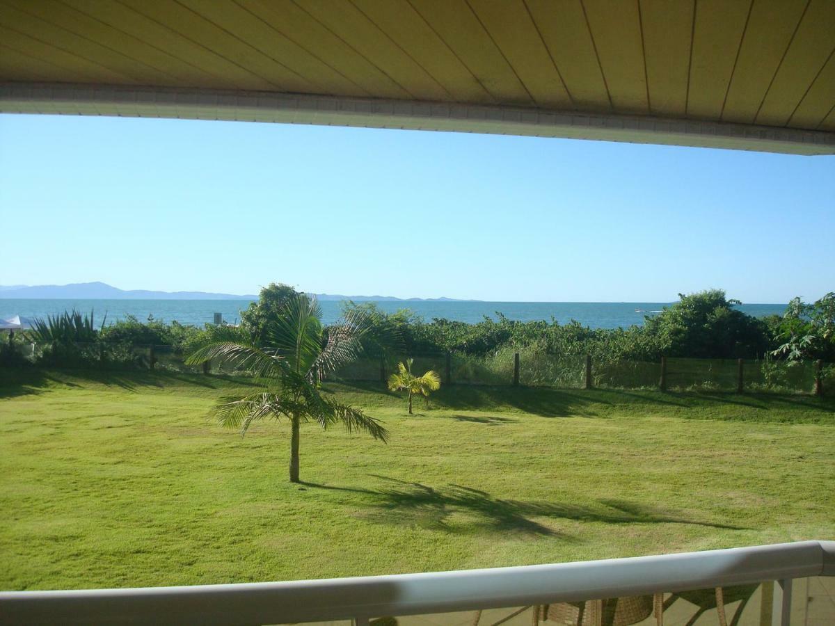 Apartamento com 4 suítes pé na areia Florianópolis Esterno foto